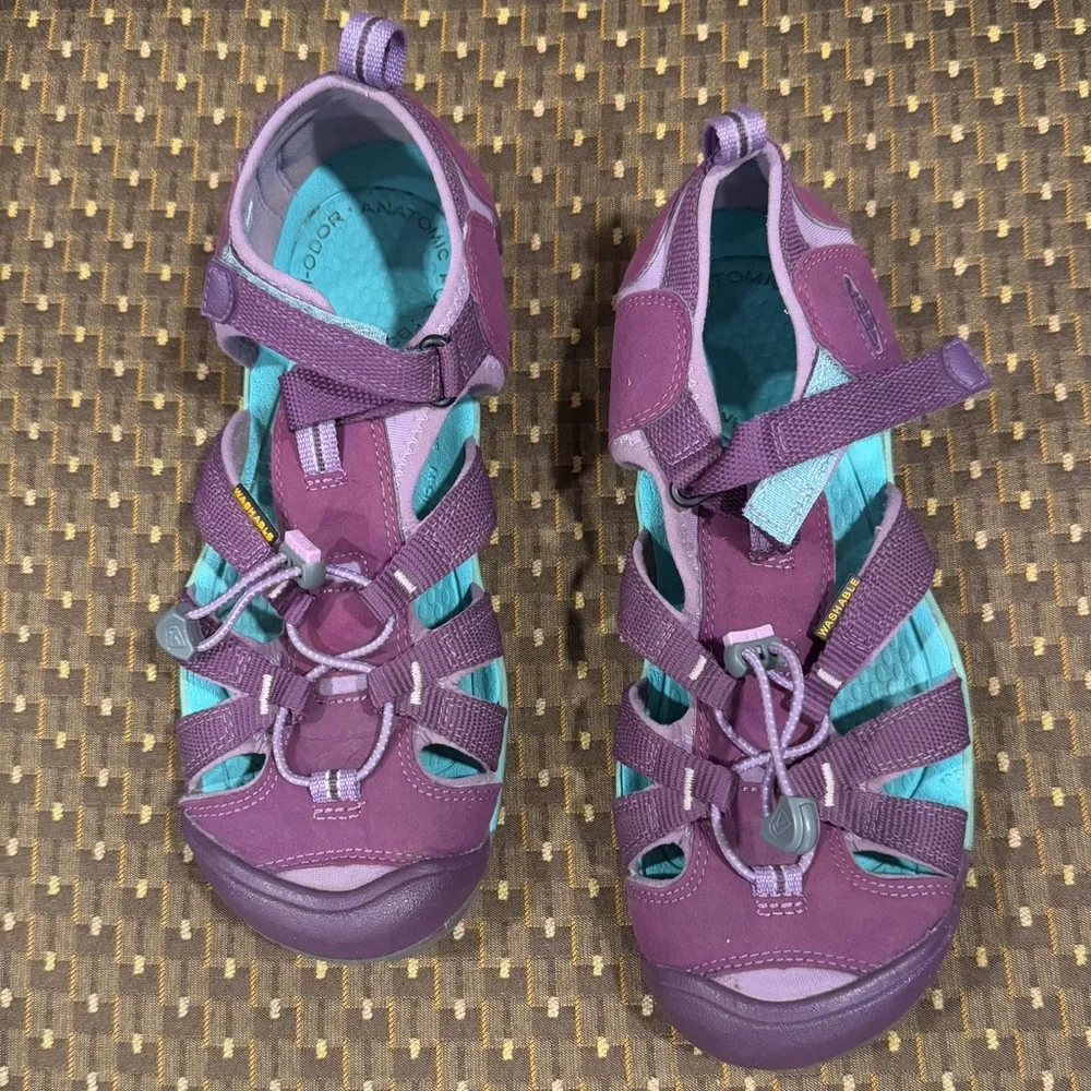 Keen Seacamp II CNX Sandal Purple and Blue, size 6